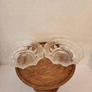 2-1901 Beaumont Glass Ellipses Pattern Frosted/Clear Berry Bowl